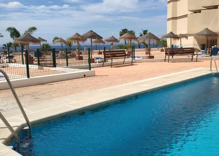 Fantástico Estudio en 1a Línea de Playa con Piscina