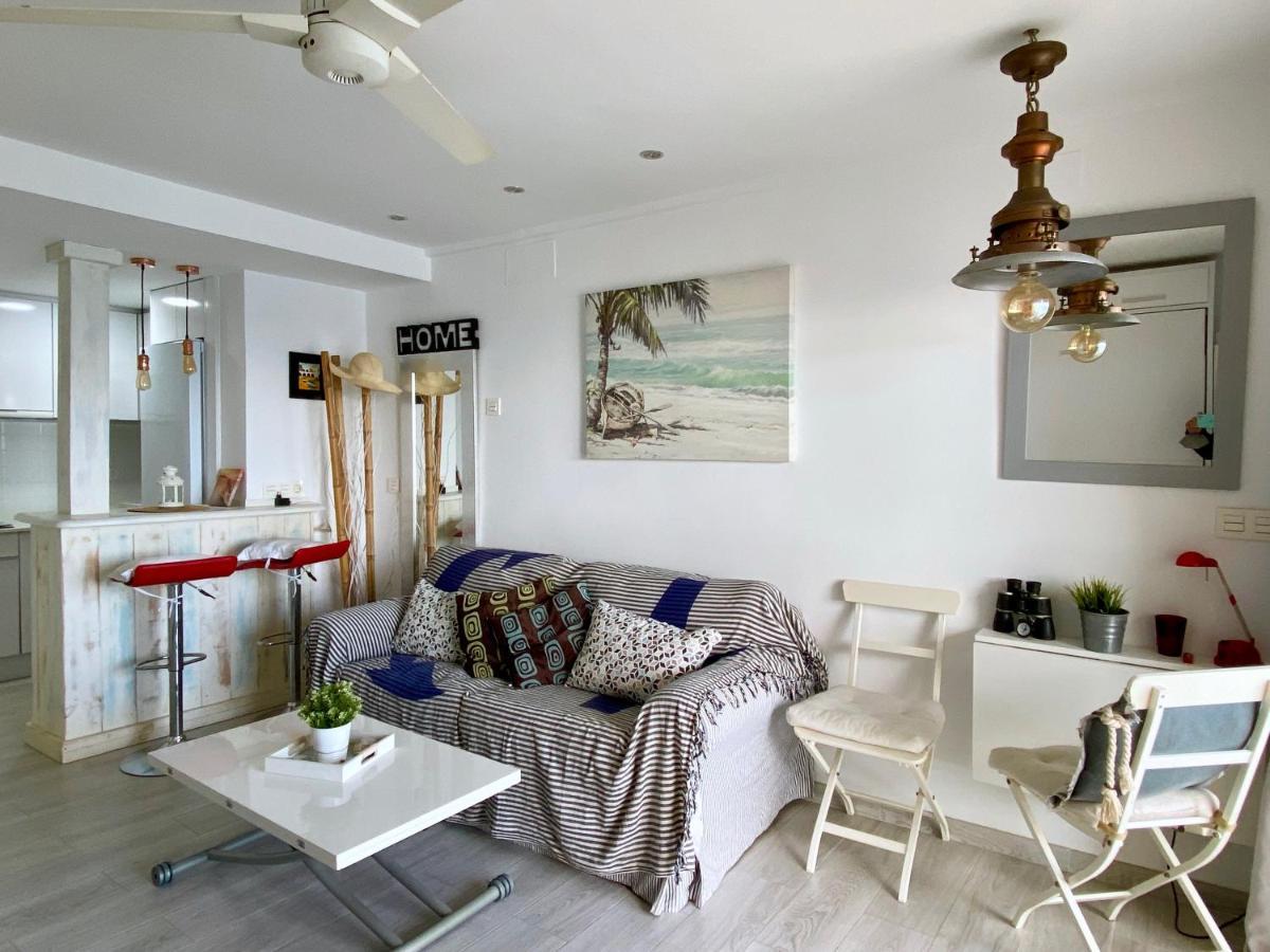 Fantástico Estudio En 1a Línea De Playa Con Piscina Apartamento *